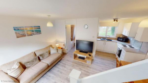 39 Strawberry Hill, Tolroy Manor